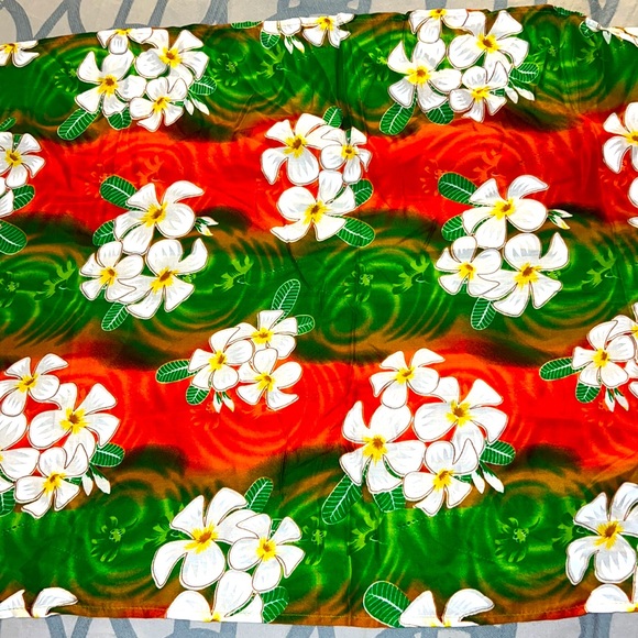 Short Sarong Hibiscus Collection Hawaii Tricolor Frangipani Flower Print NEW - Picture 8 of 9